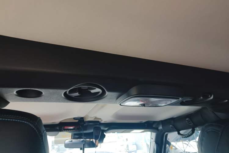 Used BAIC Off-Road BJ40 2023 2.0D Automatic Four-Wheel Drive Blade Hero Edition Adventurer Type Headliner