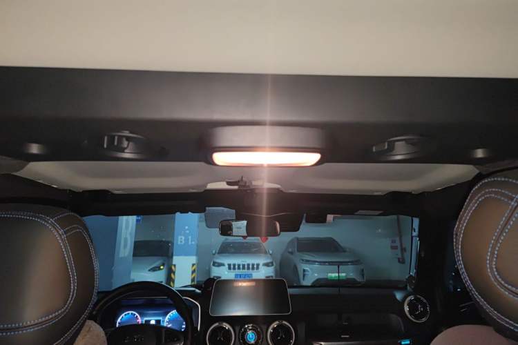 Used BAIC Off-Road BJ40 2023 2.0D Automatic Four-Wheel Drive Blade Hero Edition Adventurer Type Headliner