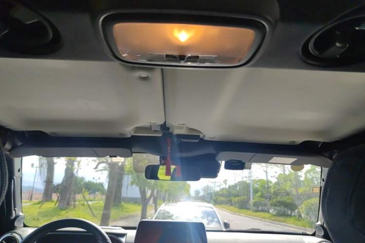Used BAIC Off-Road BJ40 2023 2.0D Automatic Four-Wheel Drive Blade Hero Edition Adventurer Type (with Front and Rear Electronic Locks) Headliner