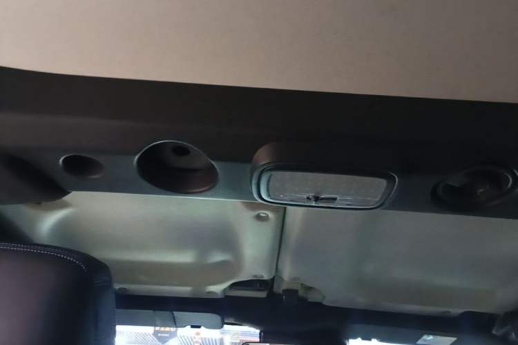 Used BAIC Off-Road BJ40 2023 2.0T Automatic Four-Wheel Drive Urban Hunter Edition Chivalrous Type Headliner