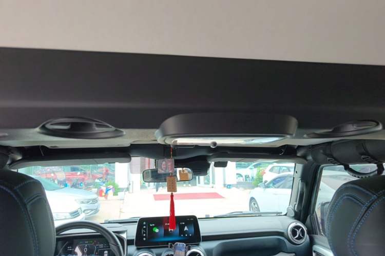 Used BAIC Off-Road BJ40 2023 2.0T Automatic Four-Wheel Drive Urban Hunter Edition Chivalrous Type Headliner
