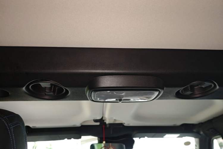 Used BAIC Off-Road BJ40 2023 2.0T Automatic Four-Wheel Drive Urban Hunter Edition Chivalrous Type Headliner