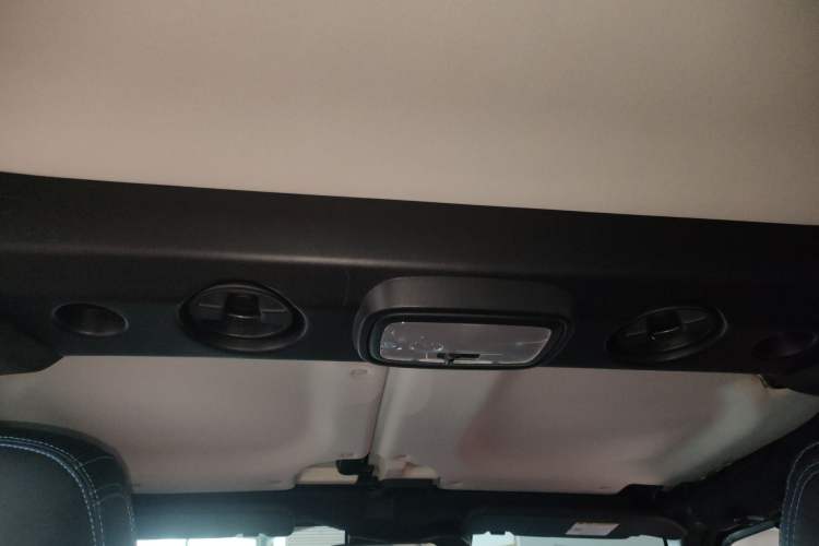Used BAIC Off-Road BJ40 2023 2.0D Automatic Four-Wheel Drive Blade Hero Edition Adventurer Type Headliner