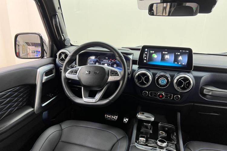 Used BAIC Off-Road BJ40 2023 2.0D Automatic Four-Wheel Drive Blade Hero Edition Adventurer Type Interior 12