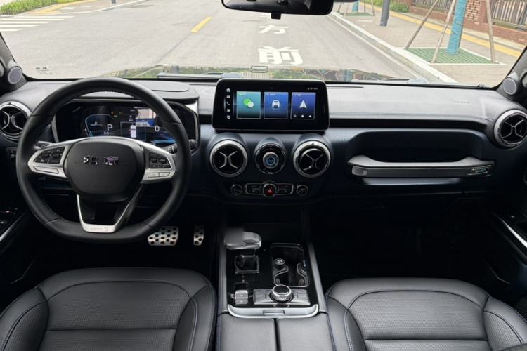 Used BAIC Off-Road BJ40 2023 2.0T Automatic Four-Wheel Drive Urban Hunter Edition Chivalrous Type Interior 2
