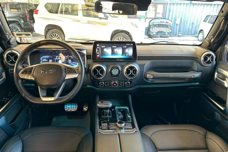 Used BAIC Off-Road BJ40 2023 2.0T Automatic Four-Wheel Drive Urban Hunter Edition Chivalrous Type Interior 2