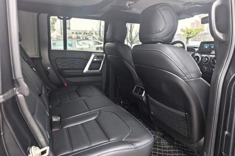 Used BAIC Off-Road BJ40 2023 2.0D Automatic Four-Wheel Drive Blade Hero Edition Adventurer Type Interior 3