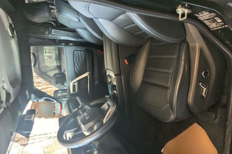 Used BAIC Off-Road BJ40 2023 2.0T Automatic Four-Wheel Drive Urban Hunter Edition Chivalrous Type Interior 4