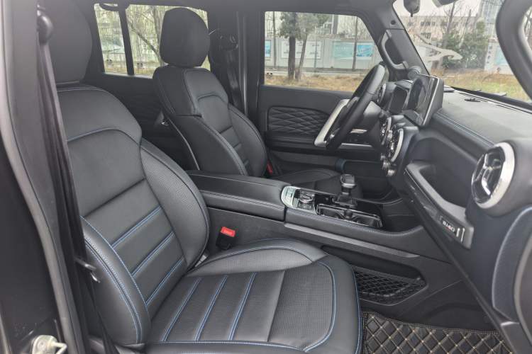 Used BAIC Off-Road BJ40 2023 2.0D Automatic Four-Wheel Drive Blade Hero Edition Adventurer Type Interior 4