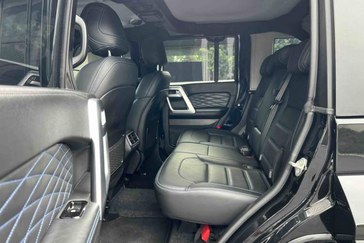 Used BAIC Off-Road BJ40 2023 2.0T Automatic Four-Wheel Drive Urban Hunter Edition Chivalrous Type Interior 4
