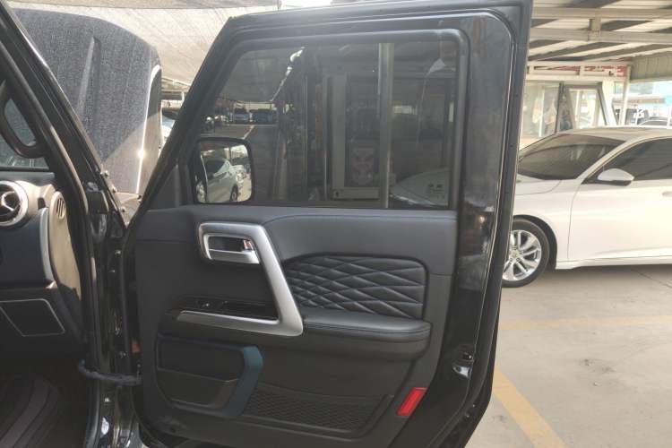 Used BAIC Off-Road BJ40 2023 2.0T Automatic Four-Wheel Drive Urban Hunter Edition Prestige Version Interior 5