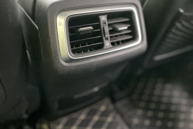 Used BAIC Off-Road BJ40 2023 2.0T Automatic Four-Wheel Drive Urban Hunter Edition Chivalrous Type Interior 5