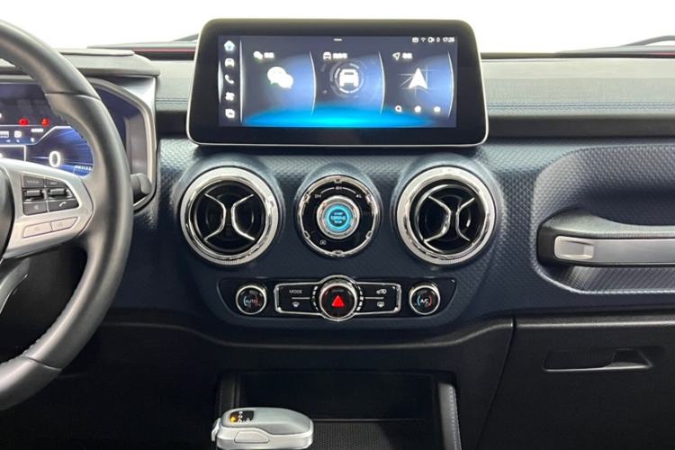 Used BAIC Off-Road BJ40 2023 2.0D Automatic Four-Wheel Drive Blade Hero Edition Adventurer Type Interior 7