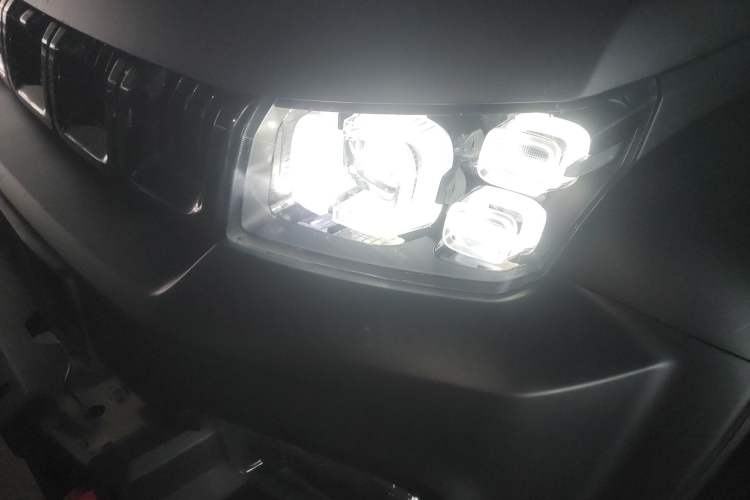 Used BAIC Off-Road BJ40 2023 2.0D Automatic Four-Wheel Drive Blade Hero Edition Adventurer Type Left Front Headlight