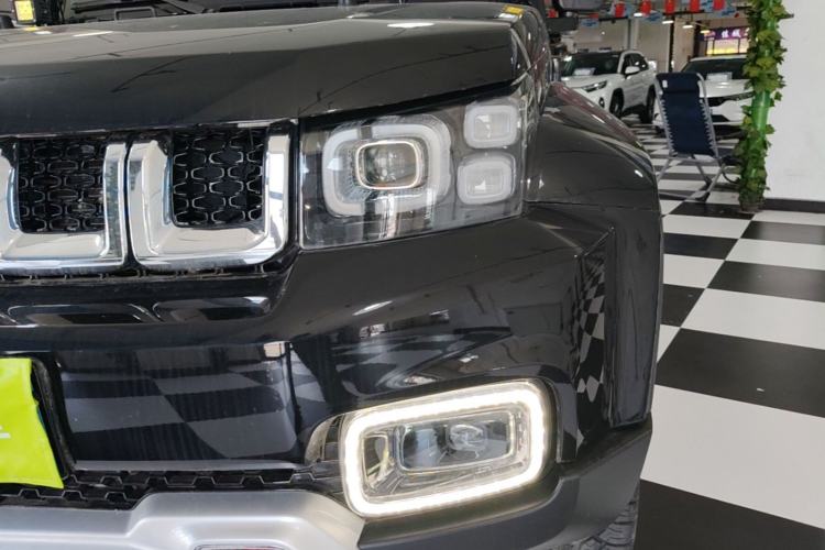 Used BAIC Off-Road BJ40 2023 2.0T Automatic Four-Wheel Drive Urban Hunter Edition Chivalrous Type Left Front Headlight