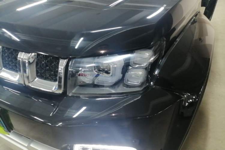 Used BAIC Off-Road BJ40 2023 2.0T Automatic Four-Wheel Drive Urban Hunter Edition Chivalrous Type Left Front Headlight