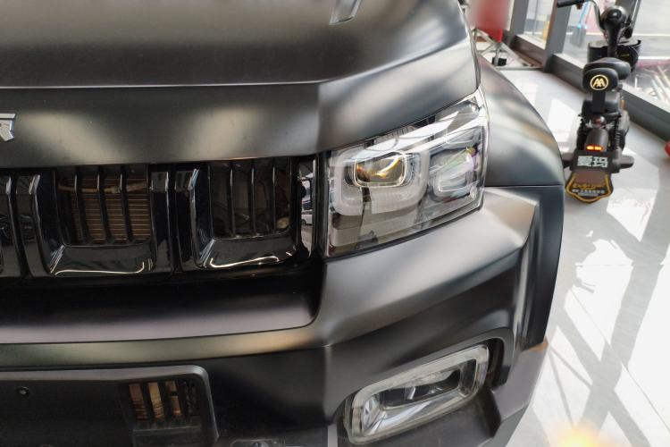 Used BAIC Off-Road BJ40 2023 2.0D Automatic Four-Wheel Drive Blade Hero Edition Adventurer Type Left Front Headlight