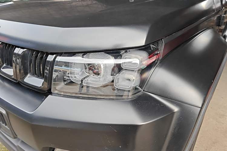 Used BAIC Off-Road BJ40 2023 2.0D Automatic Four-Wheel Drive Blade Hero Edition Adventurer Type Left Front Headlight