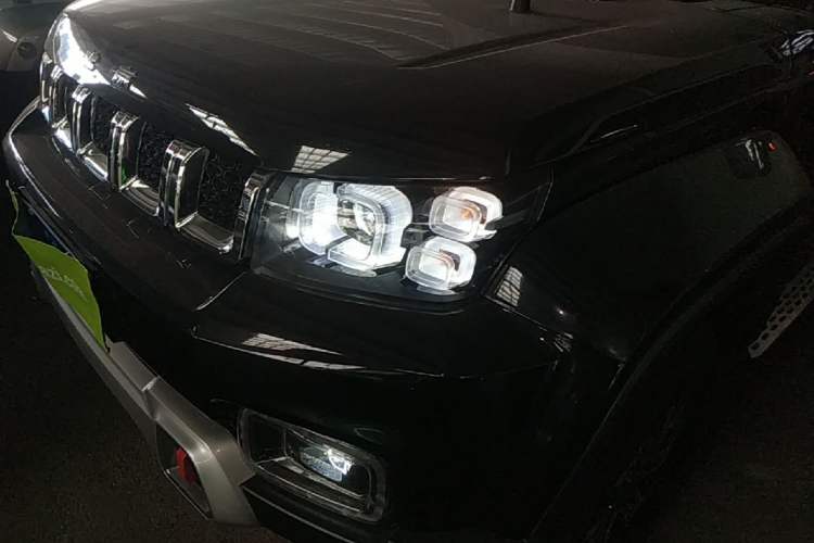 Used BAIC Off-Road BJ40 2023 2.0T Automatic Four-Wheel Drive Urban Hunter Edition Chivalrous Type Left Front Headlight