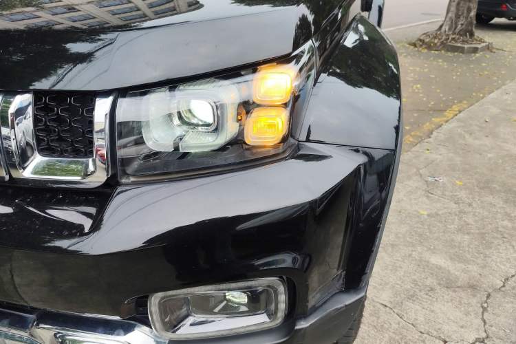 Used BAIC Off-Road BJ40 2023 2.0T Automatic Four-Wheel Drive Urban Hunter Edition Prestige Version Left Front Headlight