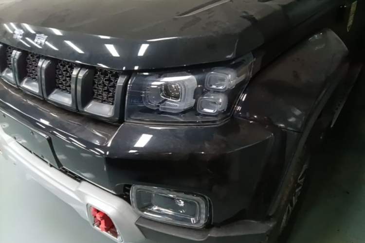 Used BAIC Off-Road BJ40 2023 2.0T Automatic Four-Wheel Drive Urban Hunter Edition Chivalrous Type Left Front Headlight