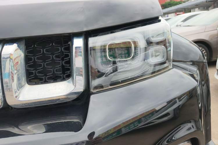 Used BAIC Off-Road BJ40 2023 2.0T Automatic Four-Wheel Drive Urban Hunter Edition Chivalrous Type Left Front Headlight