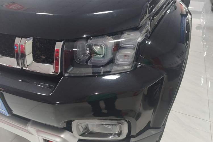 Used BAIC Off-Road BJ40 2023 2.0T Automatic Four-Wheel Drive Urban Hunter Edition Chivalrous Type Left Front Headlight