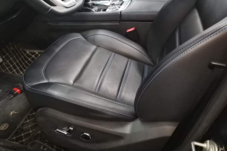 Used BAIC Off-Road BJ40 2023 2.0T Automatic Four-Wheel Drive Urban Hunter Edition Chivalrous Type Left Front Seat