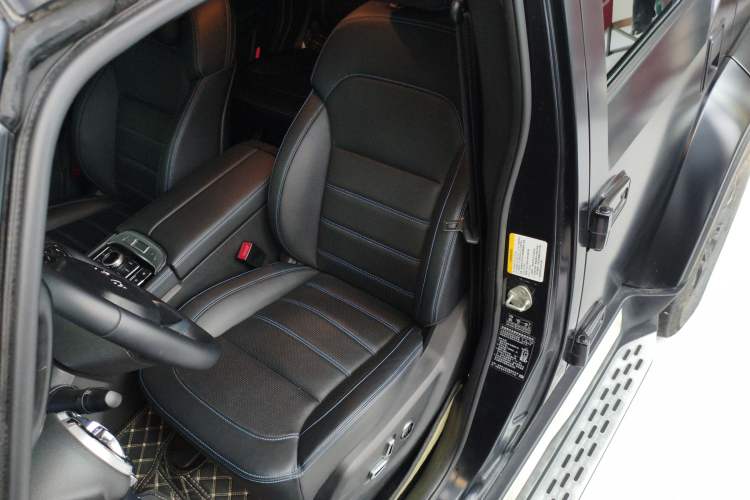 Used BAIC Off-Road BJ40 2023 2.0D Automatic Four-Wheel Drive Blade Hero Edition Adventurer Type Left Front Seat