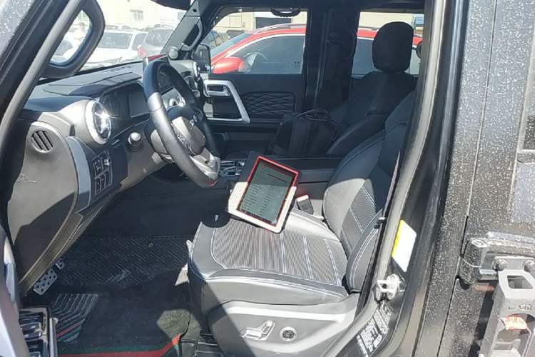 Used BAIC Off-Road BJ40 2023 2.0D Automatic Four-Wheel Drive Blade Hero Edition Adventurer Type (with Front and Rear Electronic Locks) Left Front Seat