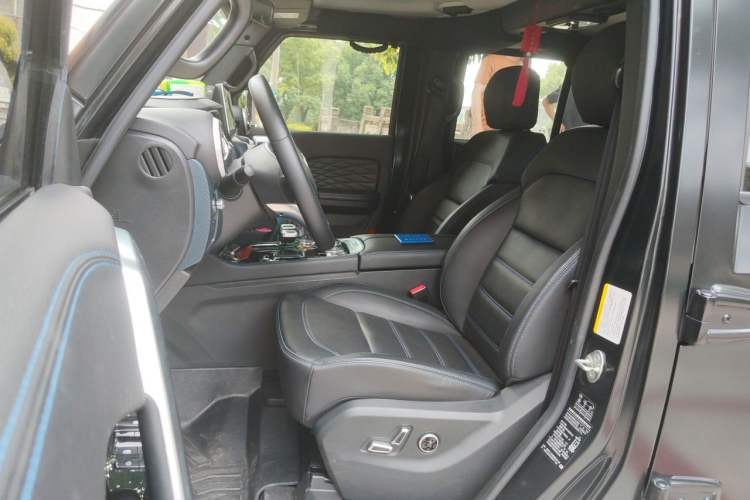 Used BAIC Off-Road BJ40 2023 2.0D Automatic Four-Wheel Drive Blade Hero Edition Adventurer Type Left Front Seat