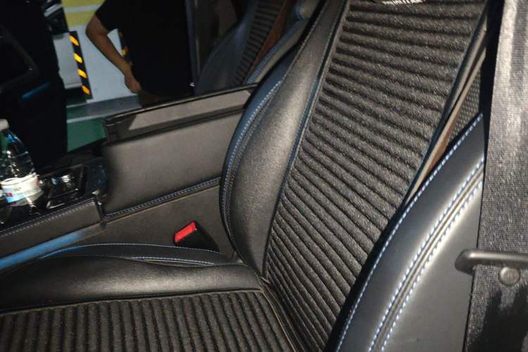 Used BAIC Off-Road BJ40 2023 2.0T Automatic Four-Wheel Drive Urban Hunter Edition Chivalrous Type Left Front Seat