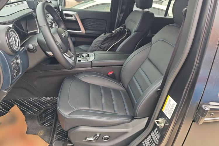 Used BAIC Off-Road BJ40 2023 2.0D Automatic Four-Wheel Drive Blade Hero Edition Adventurer Type Left Front Seat