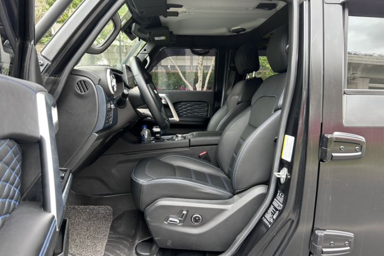 Used BAIC Off-Road BJ40 2023 2.0D Automatic Four-Wheel Drive Blade Hero Edition Adventurer Type (with Front and Rear Electronic Locks) Left Front Seat