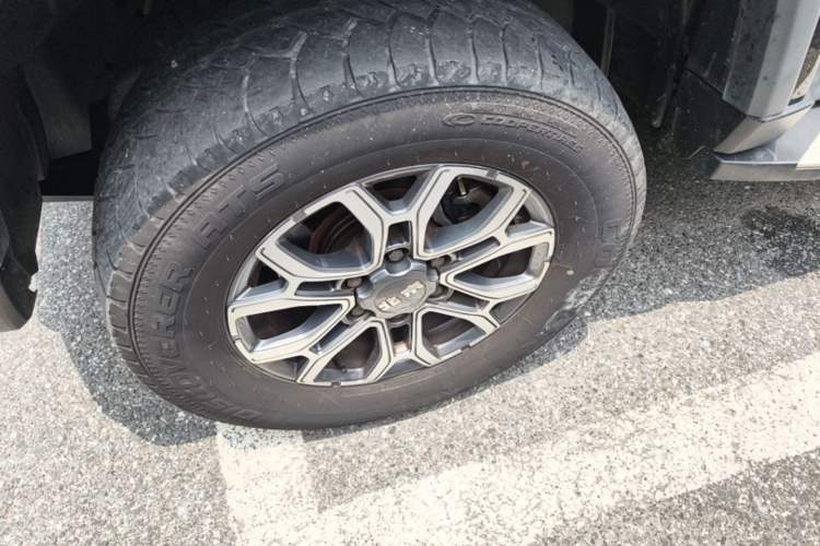 Used BAIC Off-Road BJ40 2023 2.0T Automatic Four-Wheel Drive Urban Hunter Edition Chivalrous Type Left Front Wheel Hub