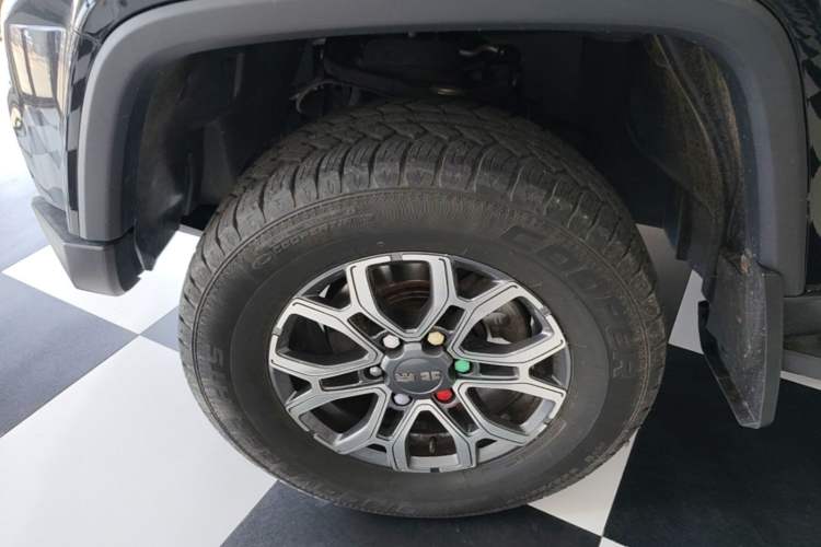 Used BAIC Off-Road BJ40 2023 2.0T Automatic Four-Wheel Drive Urban Hunter Edition Chivalrous Type Left Front Wheel Hub