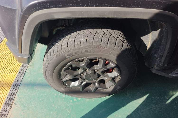 Used BAIC Off-Road BJ40 2023 2.0D Automatic Four-Wheel Drive Blade Hero Edition Adventurer Type Left Front Wheel Hub