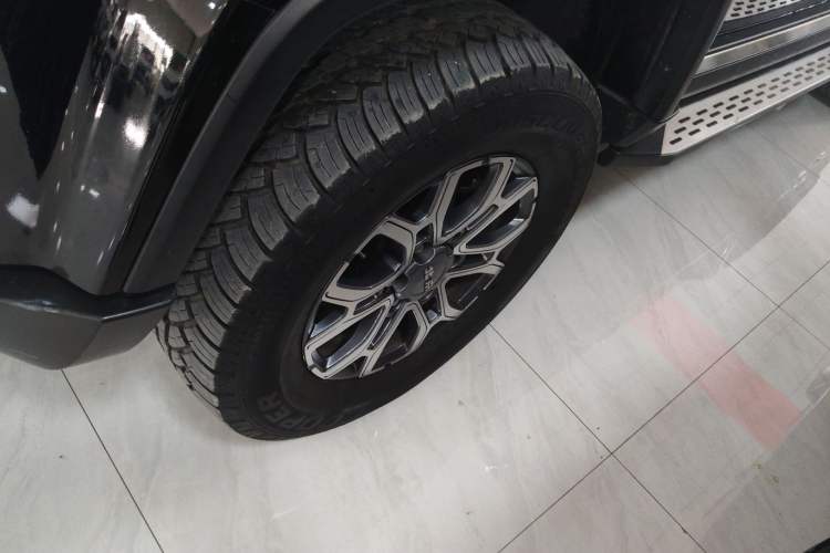Used BAIC Off-Road BJ40 2023 2.0T Automatic Four-Wheel Drive Urban Hunter Edition Chivalrous Type Left Front Wheel Hub