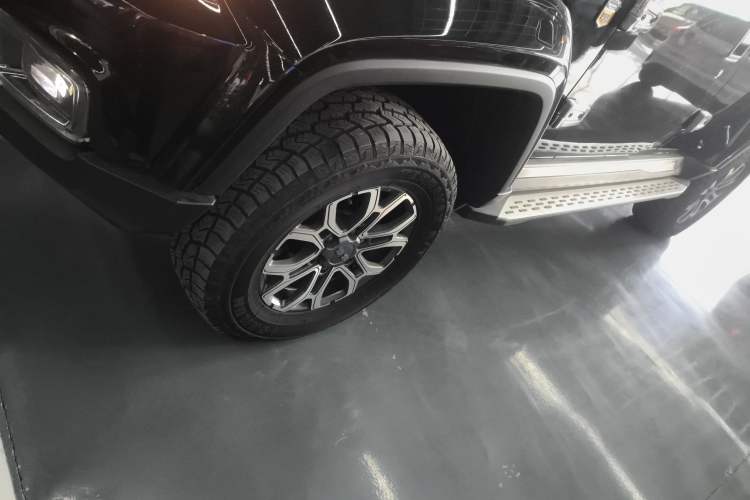 Used BAIC Off-Road BJ40 2023 2.0T Automatic Four-Wheel Drive Urban Hunter Edition Chivalrous Type Left Front Wheel Hub