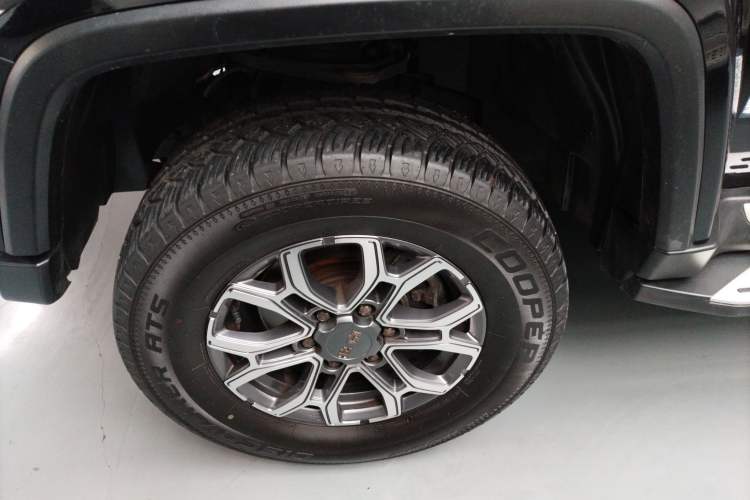 Used BAIC Off-Road BJ40 2023 2.0T Automatic Four-Wheel Drive Urban Hunter Edition Chivalrous Type Left Front Wheel Hub