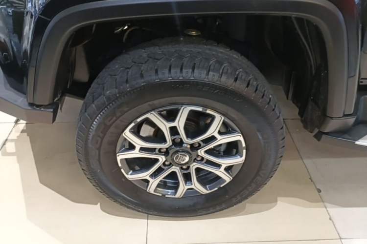 Used BAIC Off-Road BJ40 2023 2.0T Automatic Four-Wheel Drive Urban Hunter Edition Chivalrous Type Left Front Wheel Hub