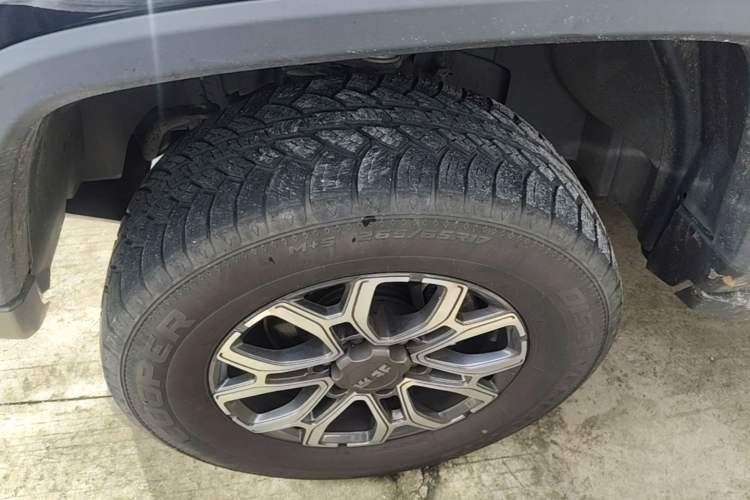 Used BAIC Off-Road BJ40 2023 2.0T Automatic Four-Wheel Drive Urban Hunter Edition Chivalrous Type Left Front Wheel Hub
