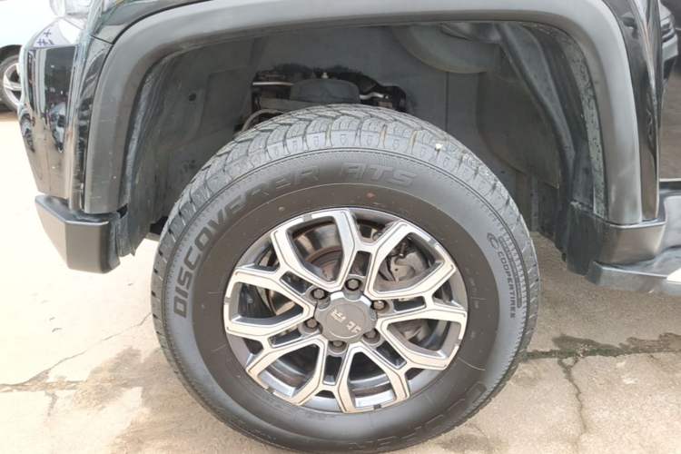 Used BAIC Off-Road BJ40 2023 2.0T Automatic Four-Wheel Drive Urban Hunter Edition Chivalrous Type Left Front Wheel Hub