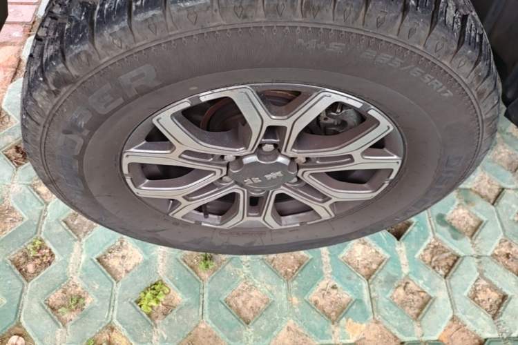 Used BAIC Off-Road BJ40 2023 2.0T Automatic Four-Wheel Drive Urban Hunter Edition Chivalrous Type Left Front Wheel Hub