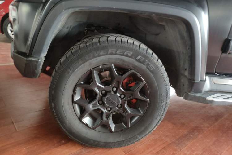 Used BAIC Off-Road BJ40 2023 2.0D Automatic Four-Wheel Drive Blade Hero Edition Adventurer Type Left Front Wheel Hub