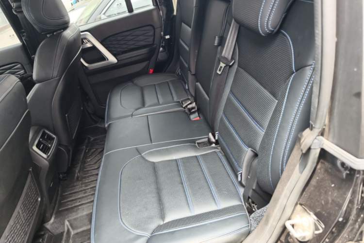 Used BAIC Off-Road BJ40 2023 2.0T Automatic Four-Wheel Drive Urban Hunter Edition Chivalrous Type Left Rear Seat