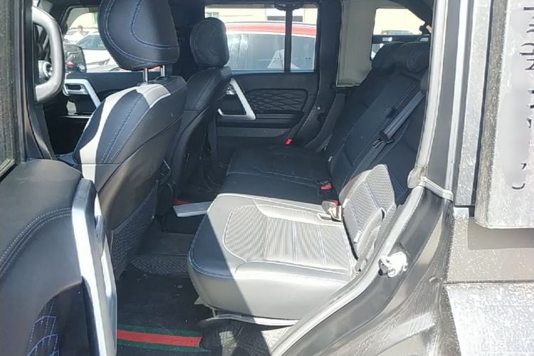 Used BAIC Off-Road BJ40 2023 2.0D Automatic Four-Wheel Drive Blade Hero Edition Adventurer Type (with Front and Rear Electronic Locks) Left Rear Seat
