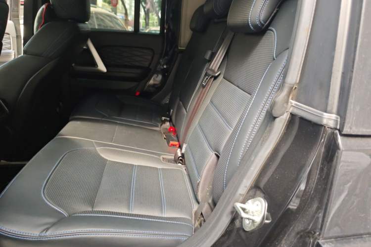 Used BAIC Off-Road BJ40 2023 2.0T Automatic Four-Wheel Drive Urban Hunter Edition Chivalrous Type Left Rear Seat