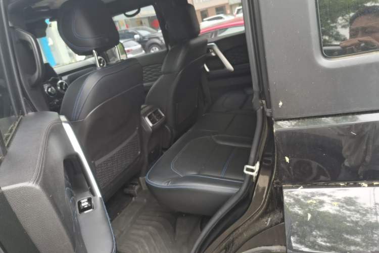 Used BAIC Off-Road BJ40 2023 2.0T Automatic Four-Wheel Drive Urban Hunter Edition Chivalrous Type Left Rear Seat