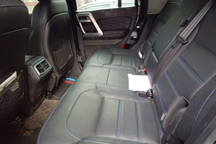 Used BAIC Off-Road BJ40 2023 2.0T Automatic Four-Wheel Drive Urban Hunter Edition Chivalrous Type Left Rear Seat